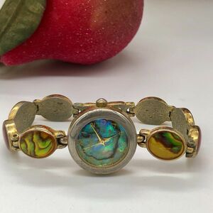 Mother of Pearl Battery Wristwatch 1980s Stainless Steel Casing